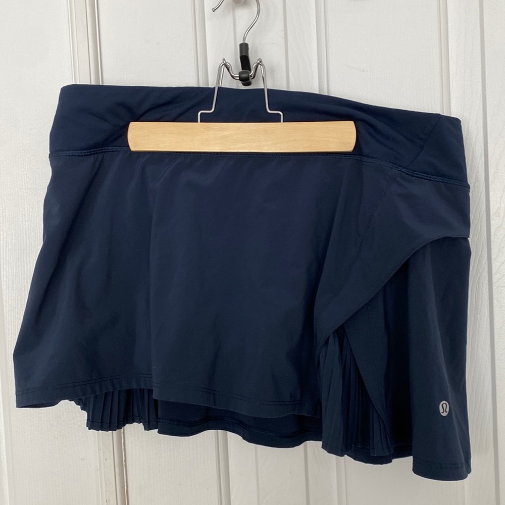 Lulu lemon navy skort size 10